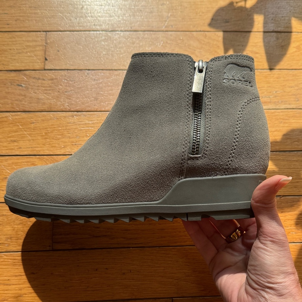 Sorel Women's Suede Gray Ankle Booties